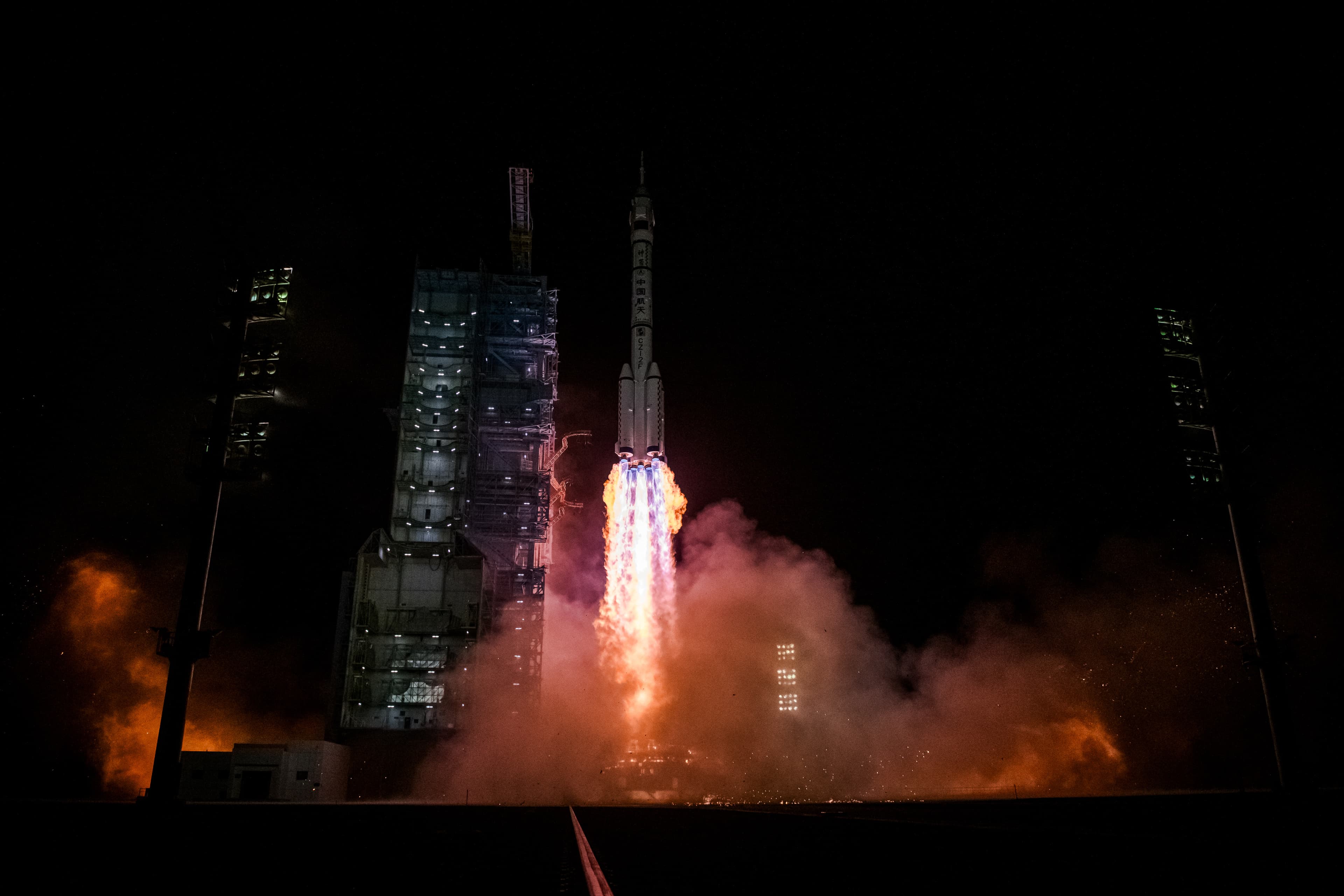 Long March 2F/G | Shenzhou 18
